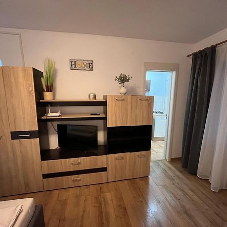 Focus Hun 2 Apartment เมียร์คูรา-ชุค ภายนอก รูปภาพ